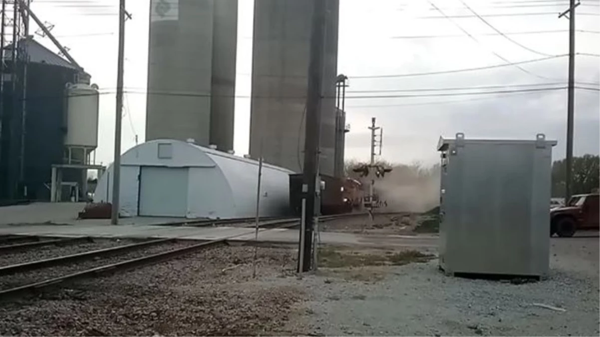 ABD’de bir genç, çılgın Youtube videosu çekmek için trenleri raydan çıkarıp kazaya sebep oldu